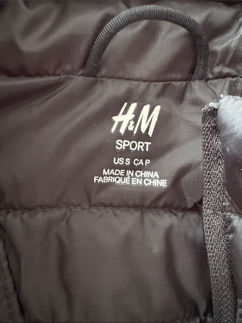 H&M Black Quilted Packable Puffer Vest - Picture 2 of 2